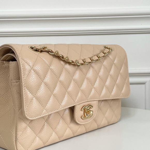 โSOLDโ Chanel M Classic Double Flap - Picture 10 of 16